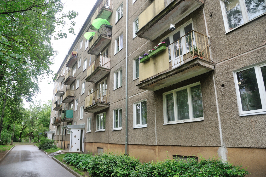 Dzīvojamā māja. Daudzdzīvokļu nams. Rīga, Jugla. 