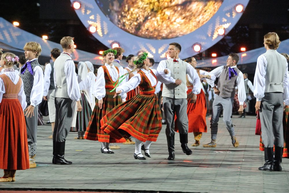 Deju lieluzvedums "Mūžīgais dzinējs".