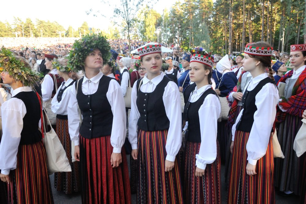 Dziesmu un deju svētku noslēguma koncerts "Kopā augšup". 