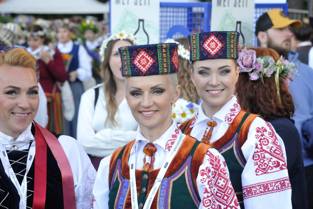 Dziesmu un deju svētku noslēguma koncerts "Kopā augšup". 