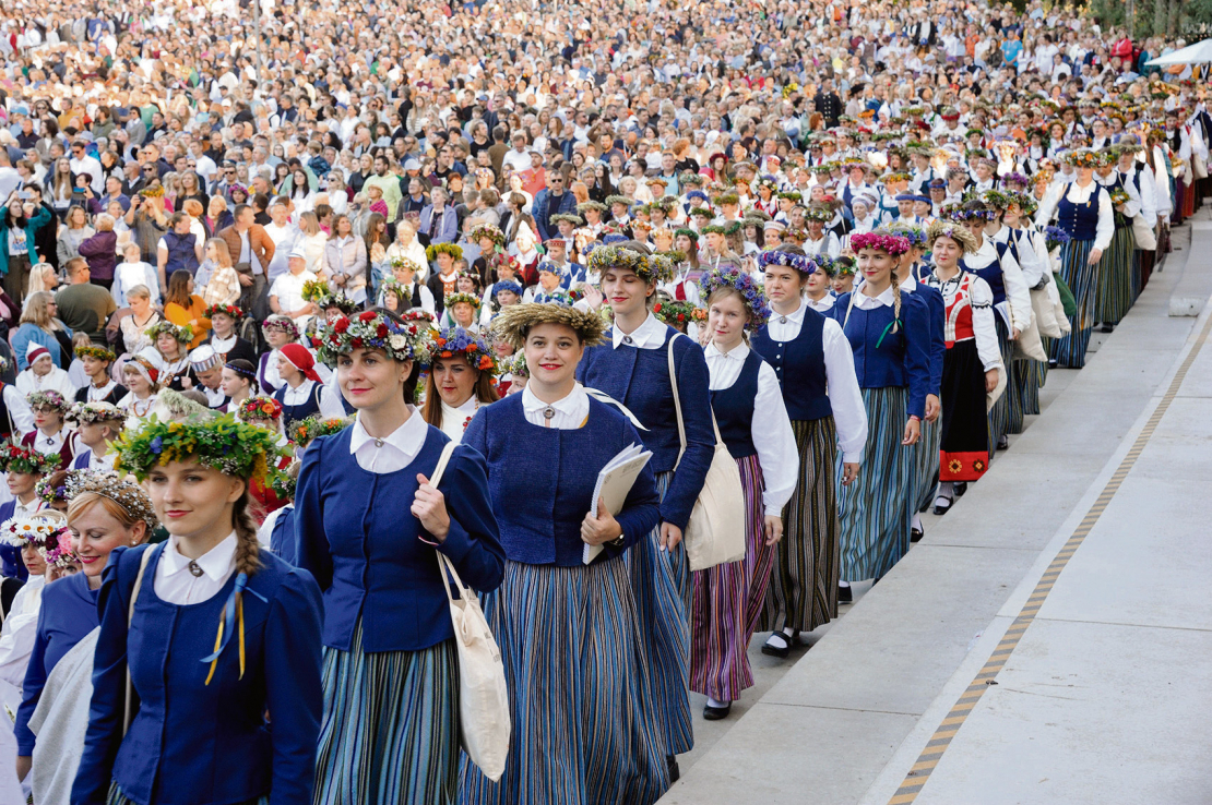 Koristes dodas uz savām vietām Sidraba birzī.