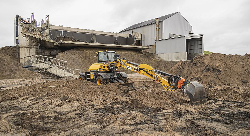 Avārijas seku likvidēšanas darbi Liepājas notekūdeņu attīrīšanas iekārtu teritorijā.