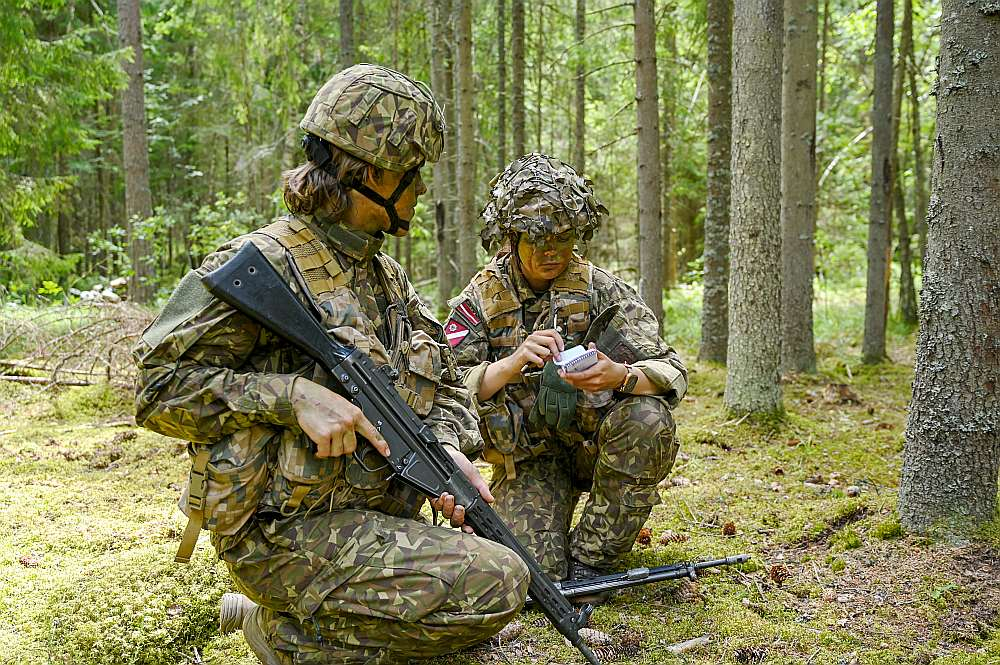 Zemessargu pamatapmācības nometnē poligonā "Mežaine".