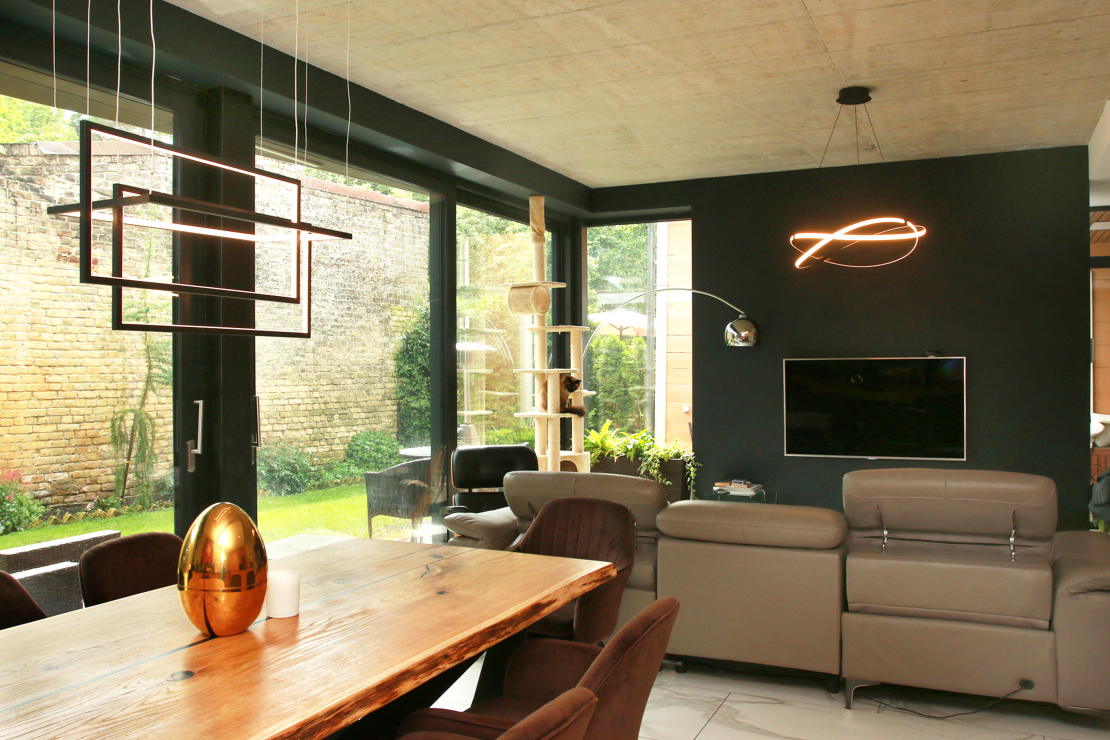 Atvērtā tipa viesistaba.