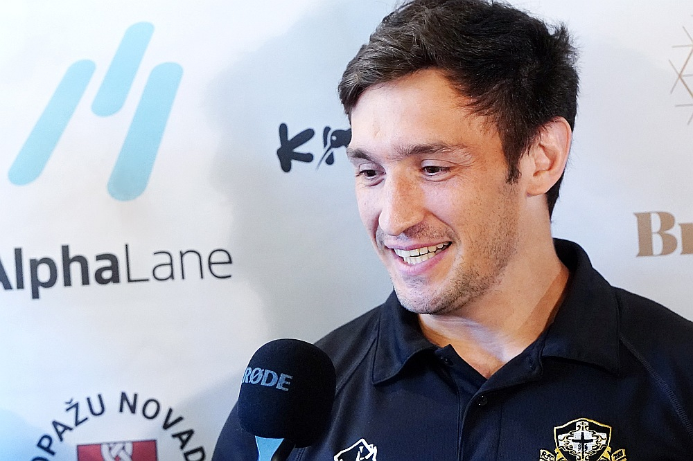 Argentīnietis Enzo Beltramino divos Latvijā pavadītajos gados pamata līmenī apguvis latviešu valodu.