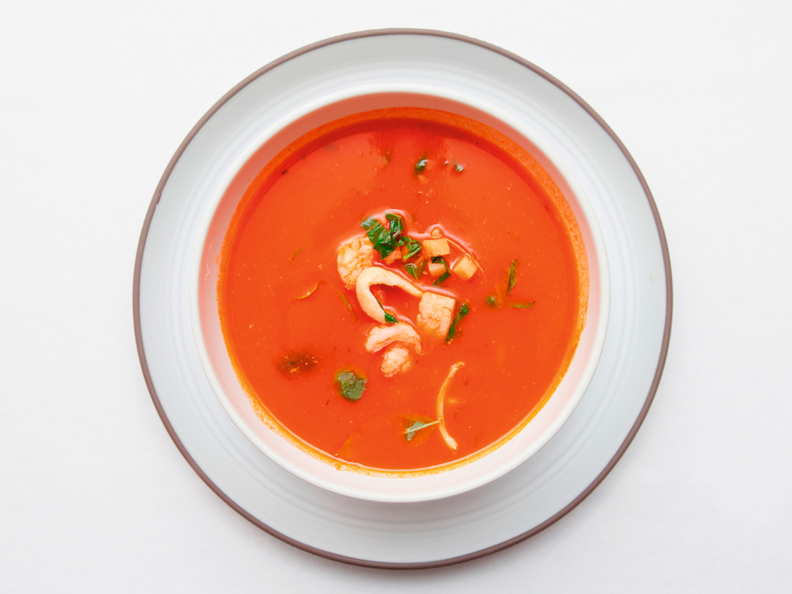 Zivju zupa ar ķiploku.