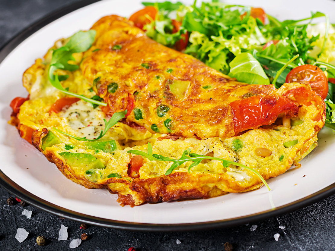 Omlete ar rīvētiem dārzeņiem.sh