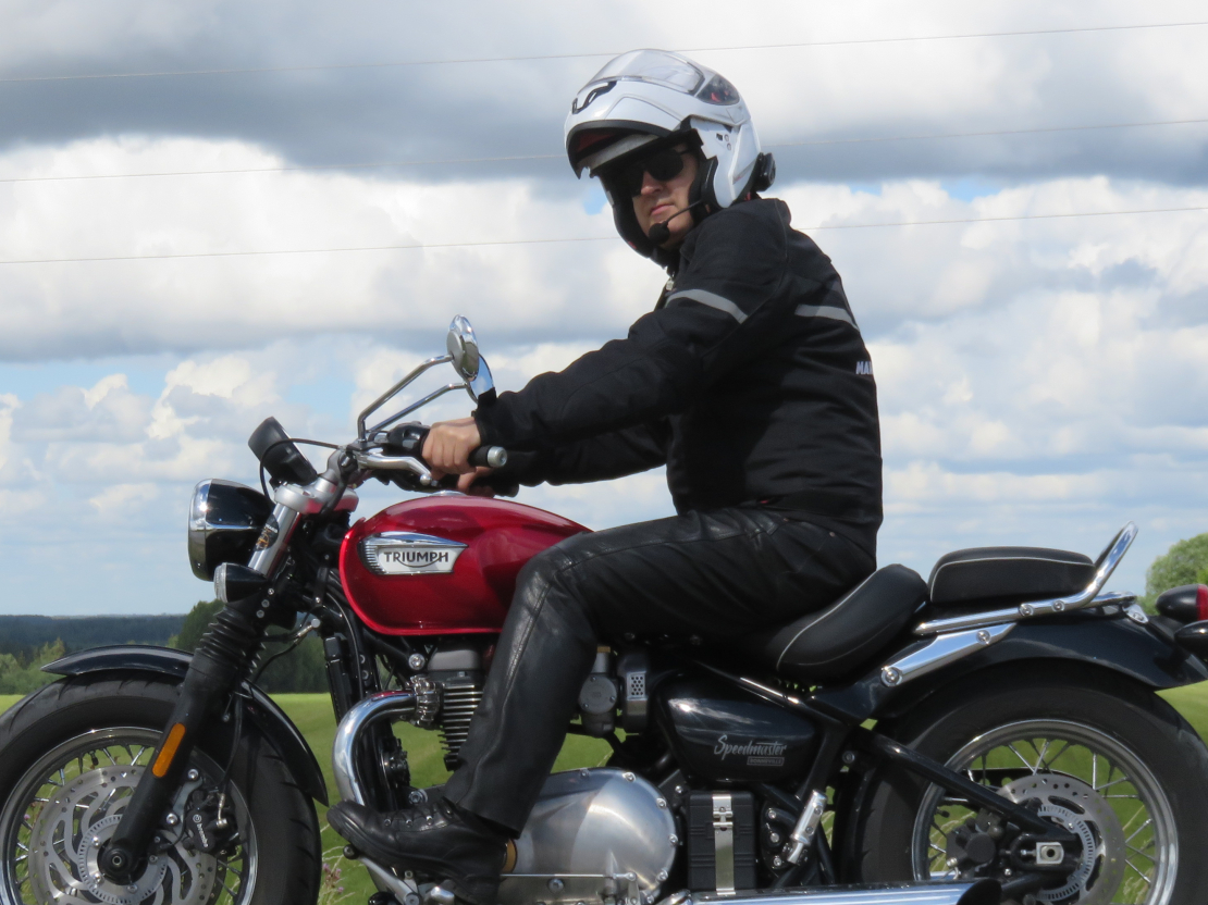 "Triumph Bonneville Speedmaster 1200".