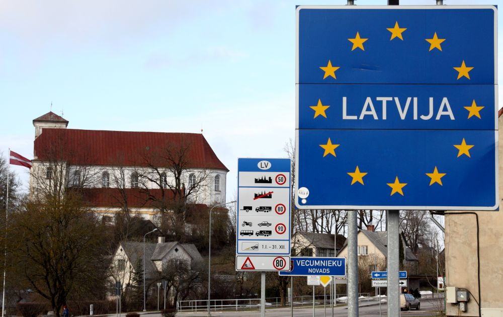 Skaistkalnieši ir sašutuši, ka par lietuviešu jau sen kaldinātajiem plāniem robežas tuvumā būvēt vēja parku ar 35 vēja elektrostacijām uzzinājuši tikai nesen. Vai iecere varētu veicināt zemes iegruvumus Skaistkalnes apkārtnē – to kopīgi vētīs Latvijas un Lietuvas eksperti.