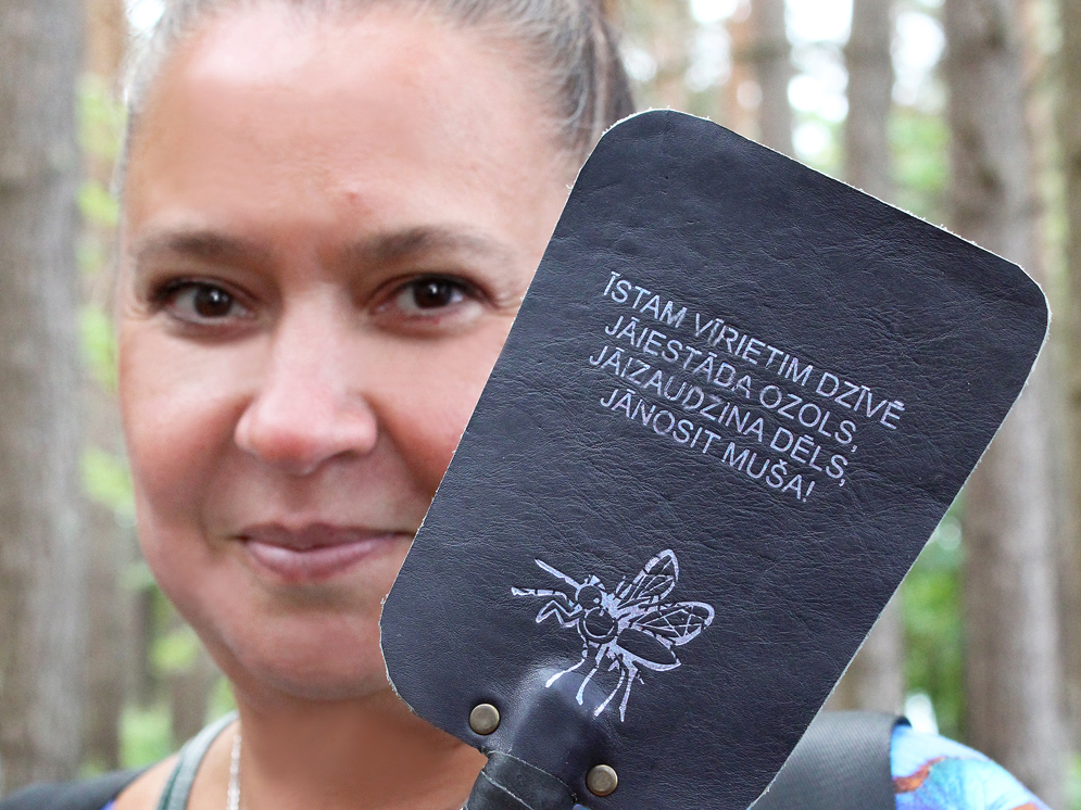 Mušu sitamā pletnīte.