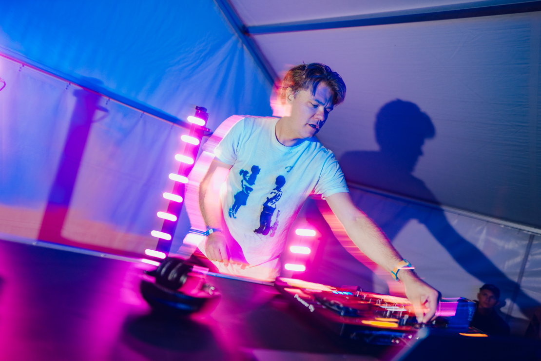 Ieskats mūzikas festivālā TINTE. Toms Grēviņš.