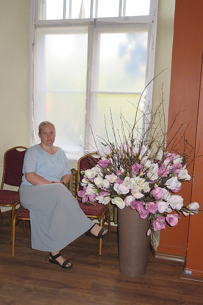 SIA "Jaunpils pils" valdes locekle Kristīne Liepiņa sevi mierina, ka viss būšot labi, turklāt pils bijusi apdrošināta.