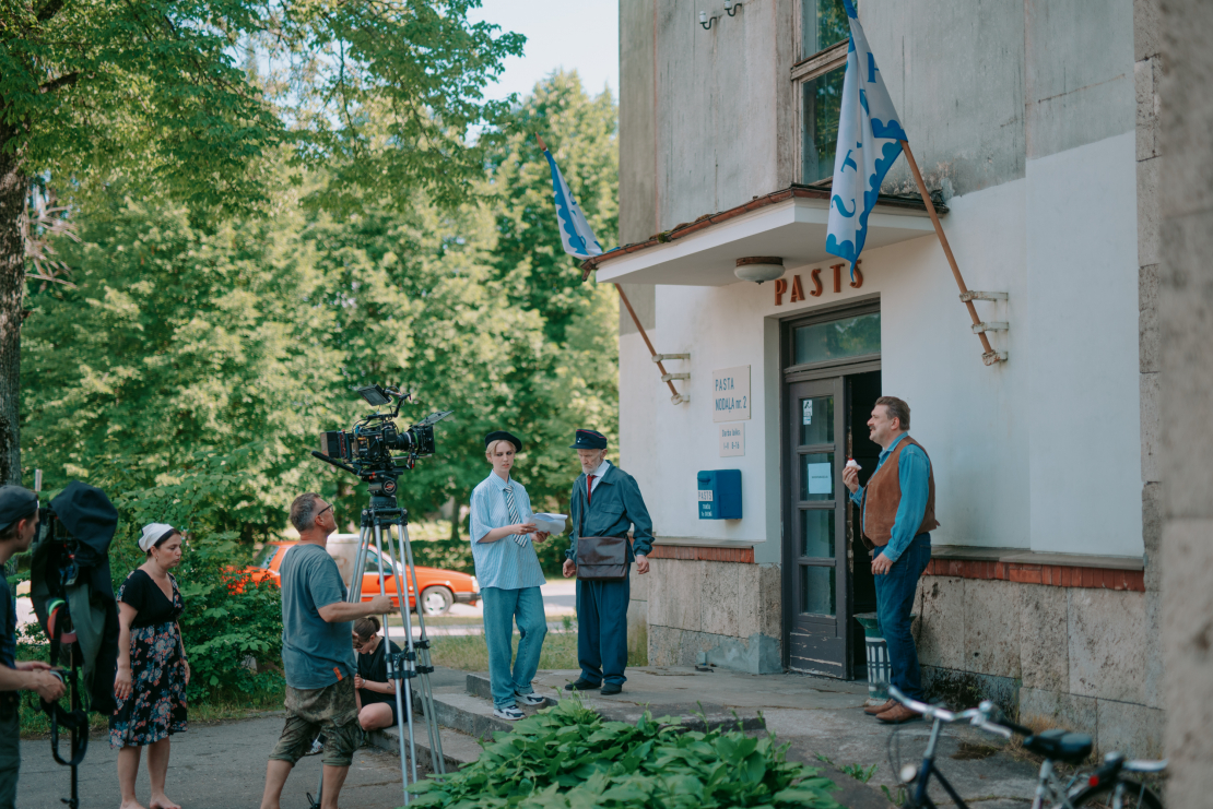 LMT komēdijseriāla "Pilna pastkaste" filmēšana Ķemeros.
