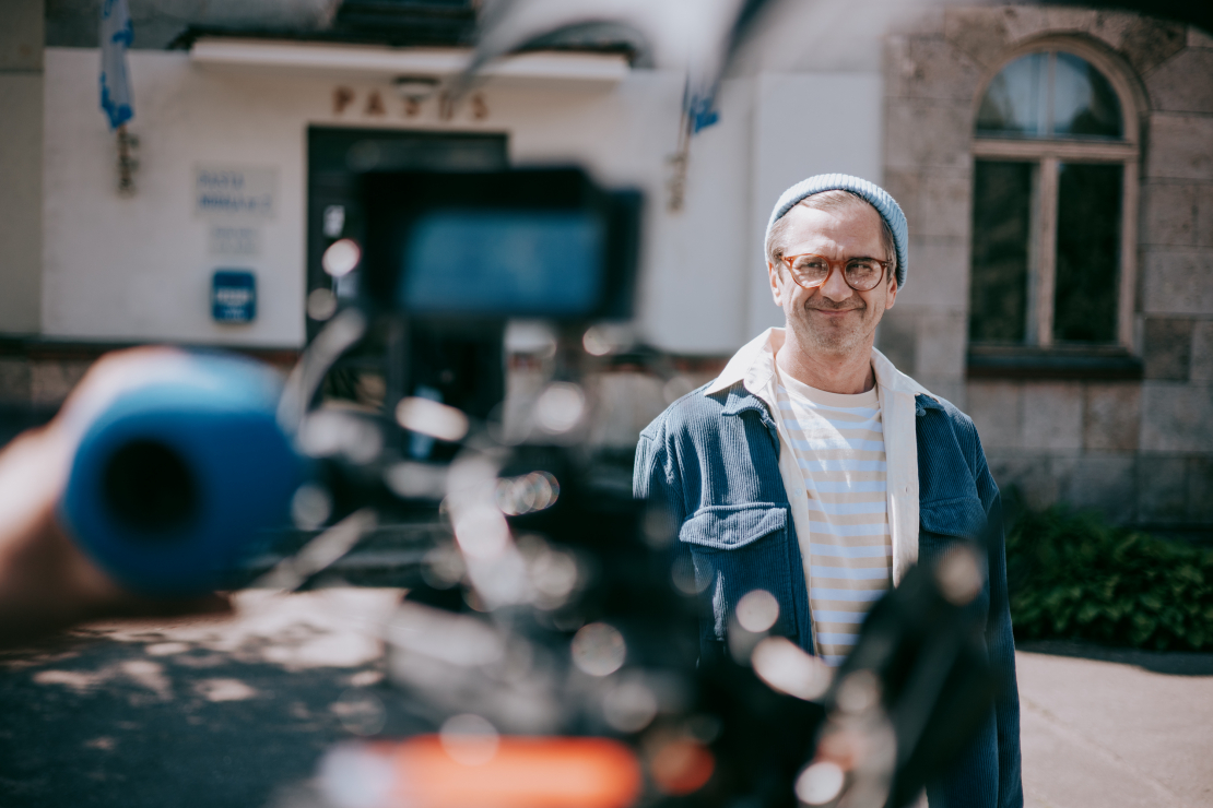 LMT komēdijseriāla "Pilna pastkaste" filmēšana Ķemeros.