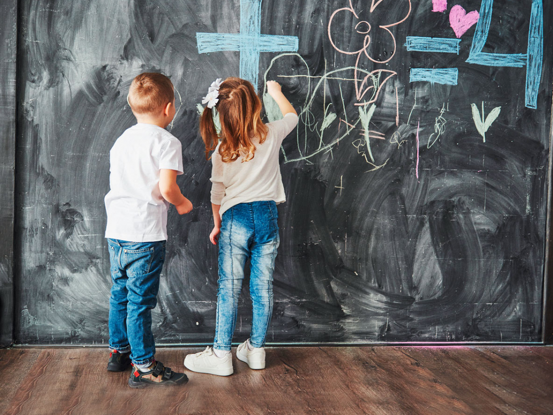  Tāfeles siena kļūst arvien populārāka, it īpaši, ja mājās ir mazi vai skolas vecuma bērni. 