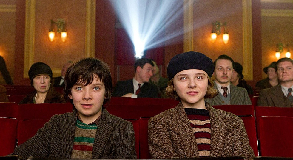 Kadrs no Mārtina Skorsēzes filmas "Hugo".