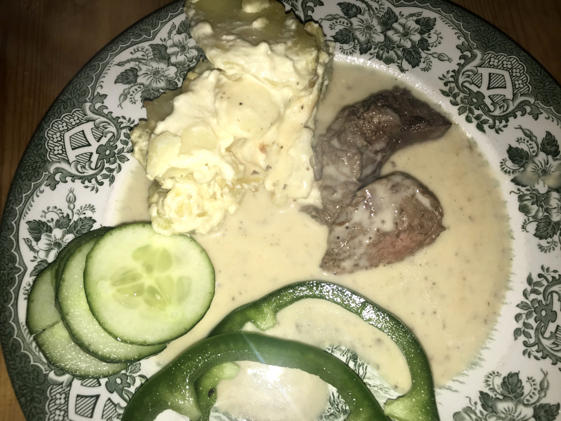 Pasniedz ar iemīļotām garšvielām.