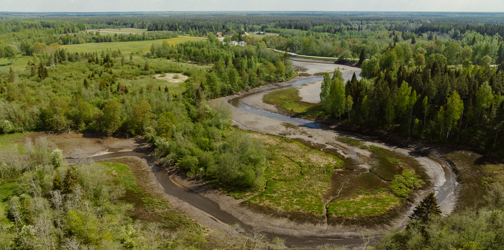 24 kilometrus garā Alūksnes upe tagad var brīvi plūst.