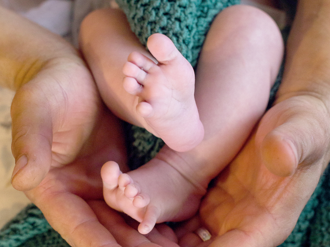 Dakteris Edgars Mednis jokojot teic: “Ar mātes intuīciju es nestrīdos. Ar mammas gudro galvu gan!” Māmiņai jāieklausās savā intuīcijā un jāsaprot, kas mazajam būs vislabāk.