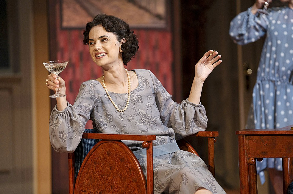 Dārta Daneviča Rozas lomā.