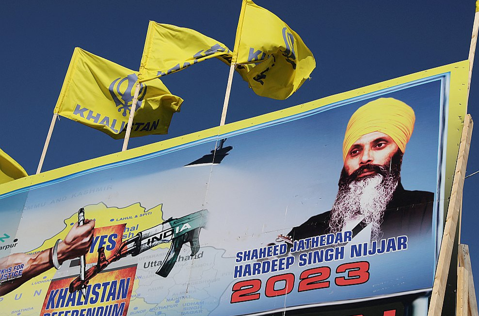 Sikhu aktīvista Hardīpa Singa Nidžara slepkavība izraisījusi diplomātisku spriedzi Kanādas un Indijas attiecībās.