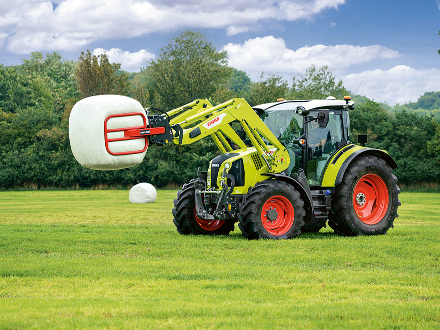 'Claas Arion 400' traktors.