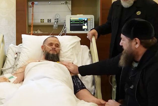 Čečenijas līderis apgalvo, ka Centrālo klīnisko slimnīcu apmeklējis laikā, kad Maskavā bijis "darba komandējumā ", un darījis to tāpēc, ka slimnīcā ārstējoties viņa tēvocis Magomeds Kadirovs.