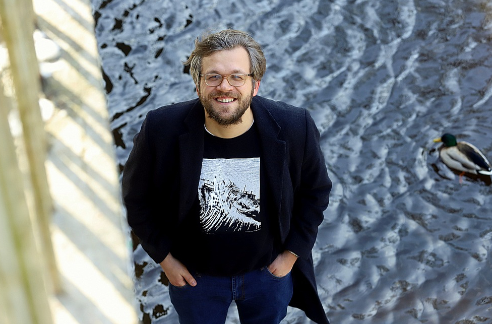 Valters Sīlis: "Lugas autora piegājiens – ļaut lasītājam un vēlāk izrādes skatītājam piedalīties procesā – ir ļoti īpašs, tādu nekur citur neesmu pieredzējis."