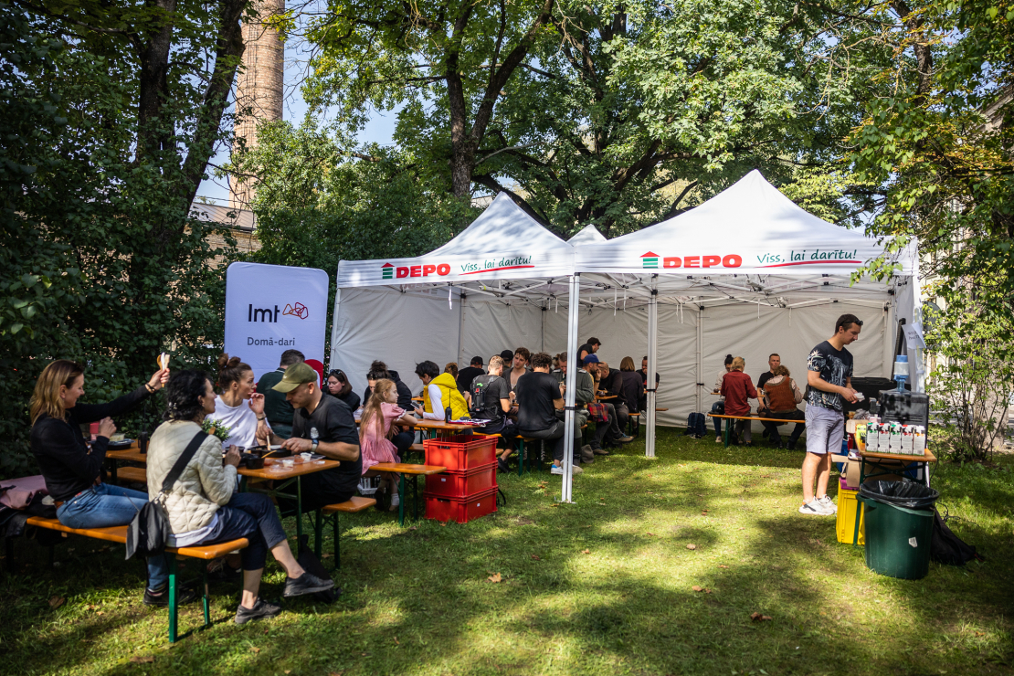 Kadrs no Dzintara Dreiberga filmas par basketbola komandu "TTT".