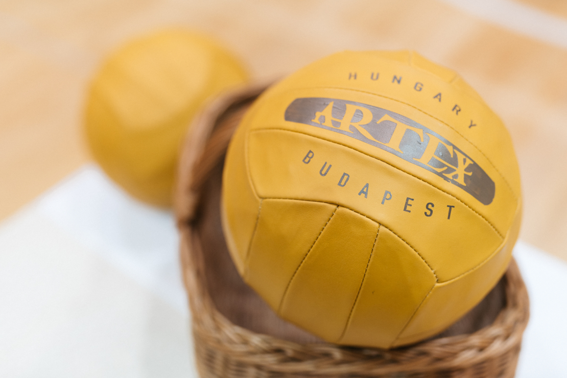 Kadrs no Dzintara Dreiberga filmas par basketbola komandu "TTT".