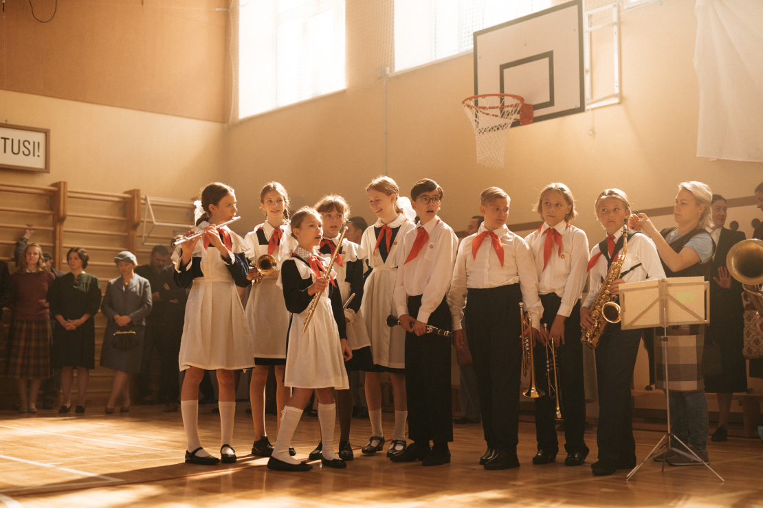 Kadrs no Dzintara Dreiberga filmas par basketbola komandu "TTT".