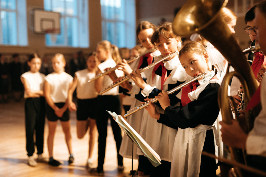Kadrs no Dzintara Dreiberga filmas par basketbola komandu "TTT".