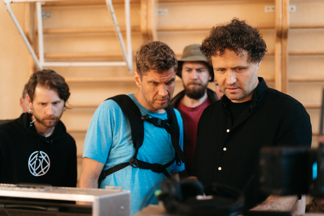 Kadrs no Dzintara Dreiberga filmas par basketbola komandu "TTT".