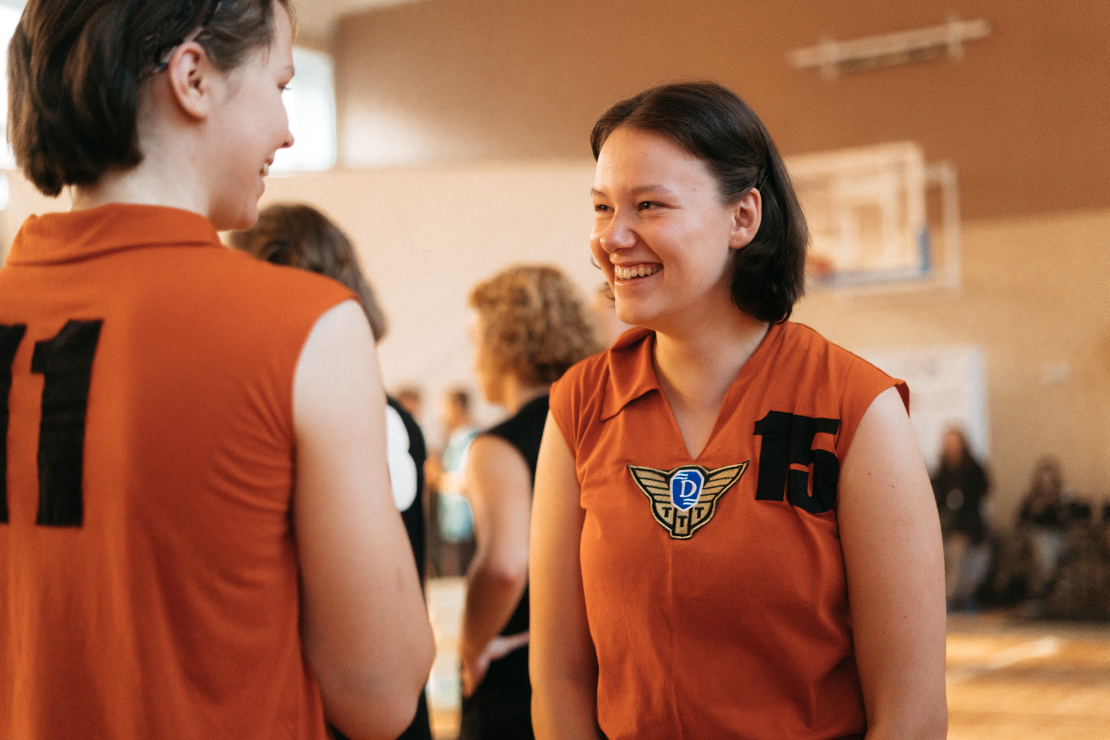 Kadrs no Dzintara Dreiberga filmas par basketbola komandu "TTT".