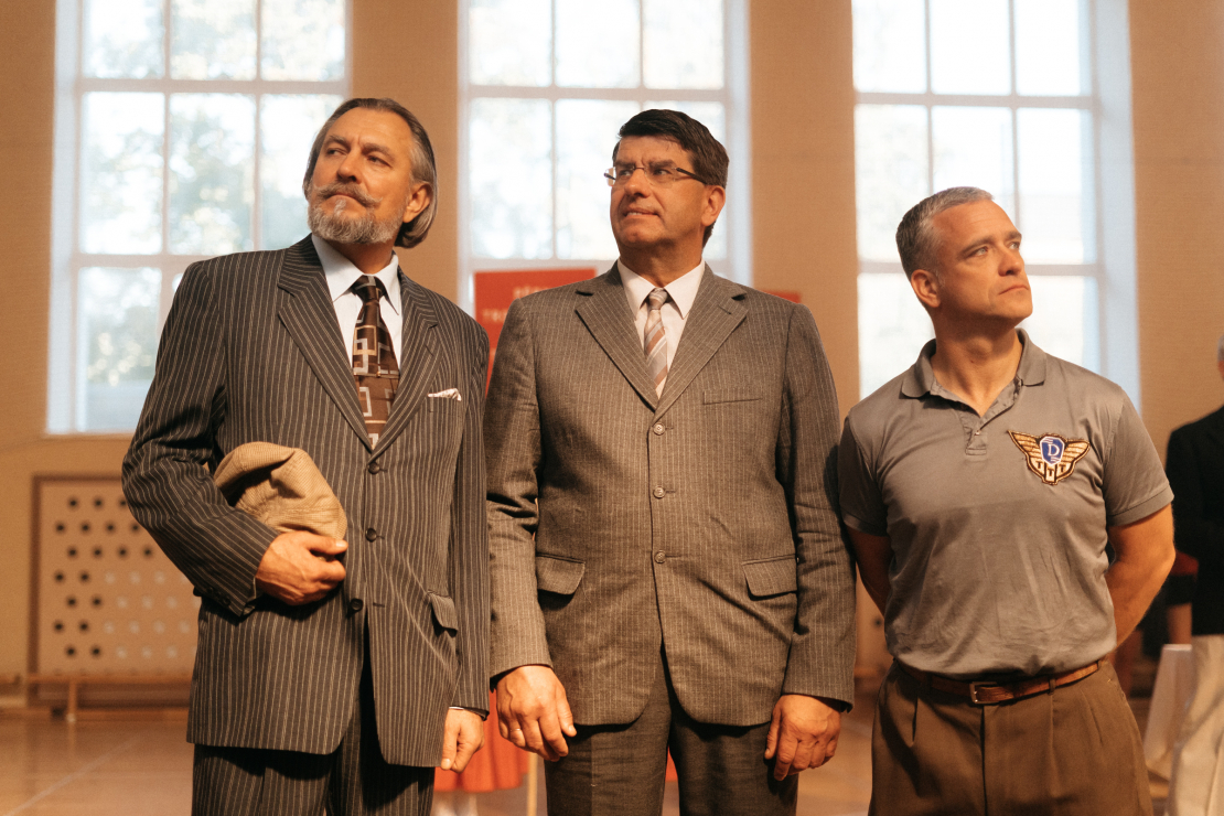 Kadrs no Dzintara Dreiberga filmas par basketbola komandu "TTT".