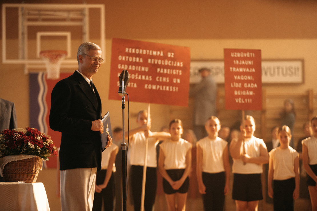 Kadrs no Dzintara Dreiberga filmas par basketbola komandu "TTT".