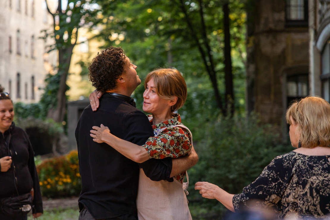 Kadrs no Dzintara Dreiberga filmas par basketbola komandu "TTT".