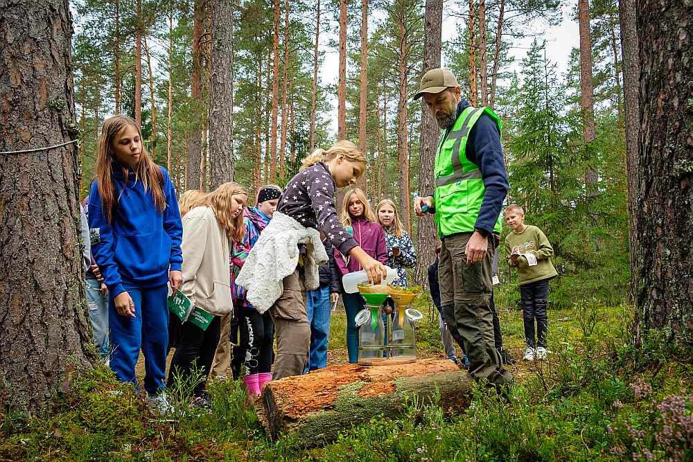 Bija arī zinātniski eksperimenti.