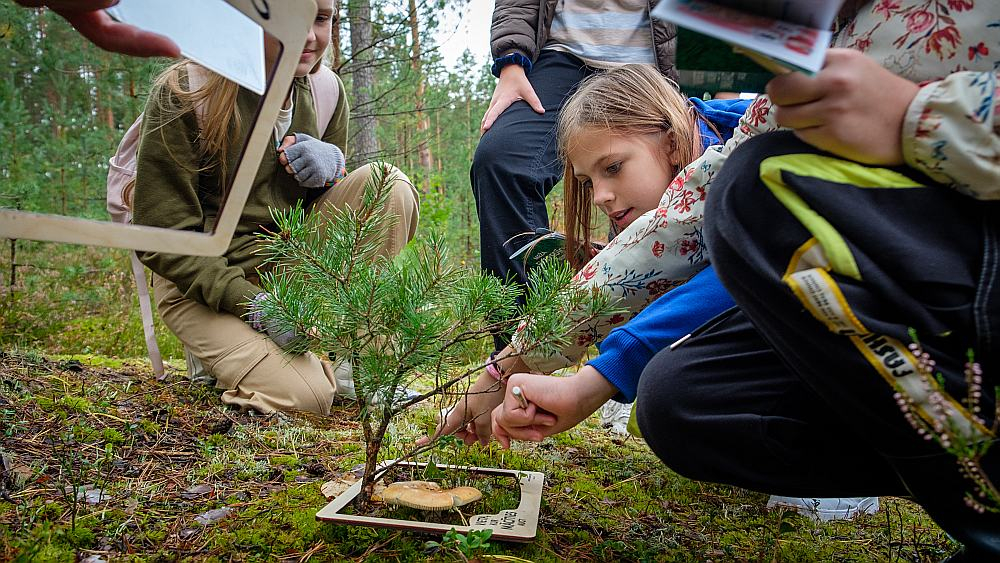 Bija arī zinātniski eksperimenti.