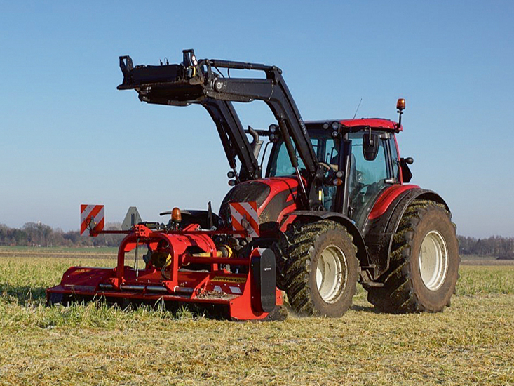 'Valtra Redline' traktors.