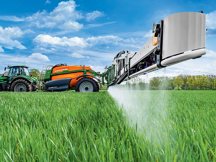 'Amazone UX 7601 Super' smidzinātājs.