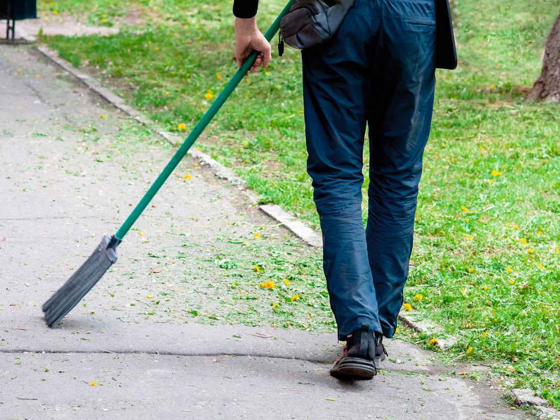 Sabiedrisko darbu izpildē iesaistīto darba devēju skaits esot plašs, un tas ļaujot nodarbināt probācijas klientus dažādos darbos.