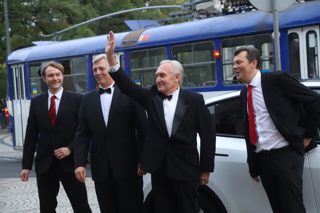 80. jubilejā sumināts izcilais aktieris Uldis Dumpis.