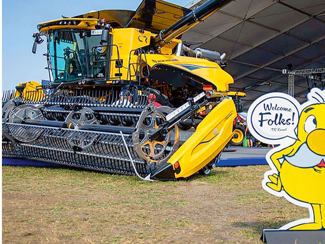 Jaunie 'New Holland CR' klases kombaini izstādē "Farm Progress Show"ASV.