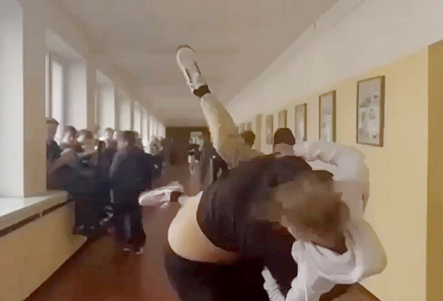 Ķekavas vidusskolā notikušo kautiņu kāds no skolēniem filmējis, un video nonācis plašākā apritē.