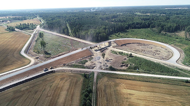 Ceļa pārvada un nobrauktuves būvniecība "Rail Baltica" pamattrases Igaunijas posmā.