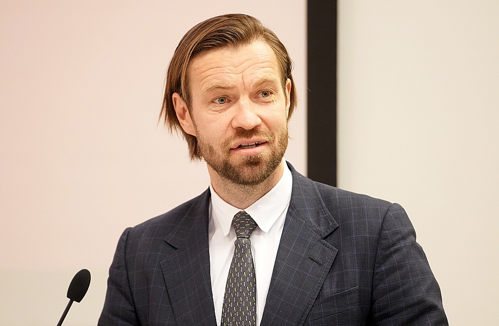 Kaspars Gorkšs paralēli darbam sev jaunā sfērā turpina studijas, apgūstot politikas zinātni.