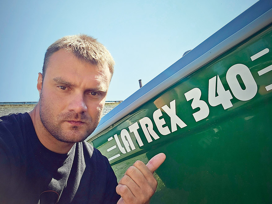Arnis Zobens, SIA "Latrex" īpašnieks, savu pirmo laivu uzbūvēja 15 gadu vecumā.