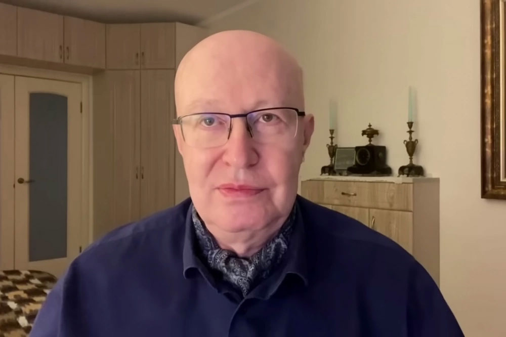 Informāciju par iespējamo V. Putina nāvi izplatījis Krievijas vēsturnieks, politologs, līdz 2019. gadam Maskavas Valsts starptautisko attiecību institūtā (MGIMO) strādājušais Valērijs Solovejs - “Telegram” kanāls “General SVR”. 