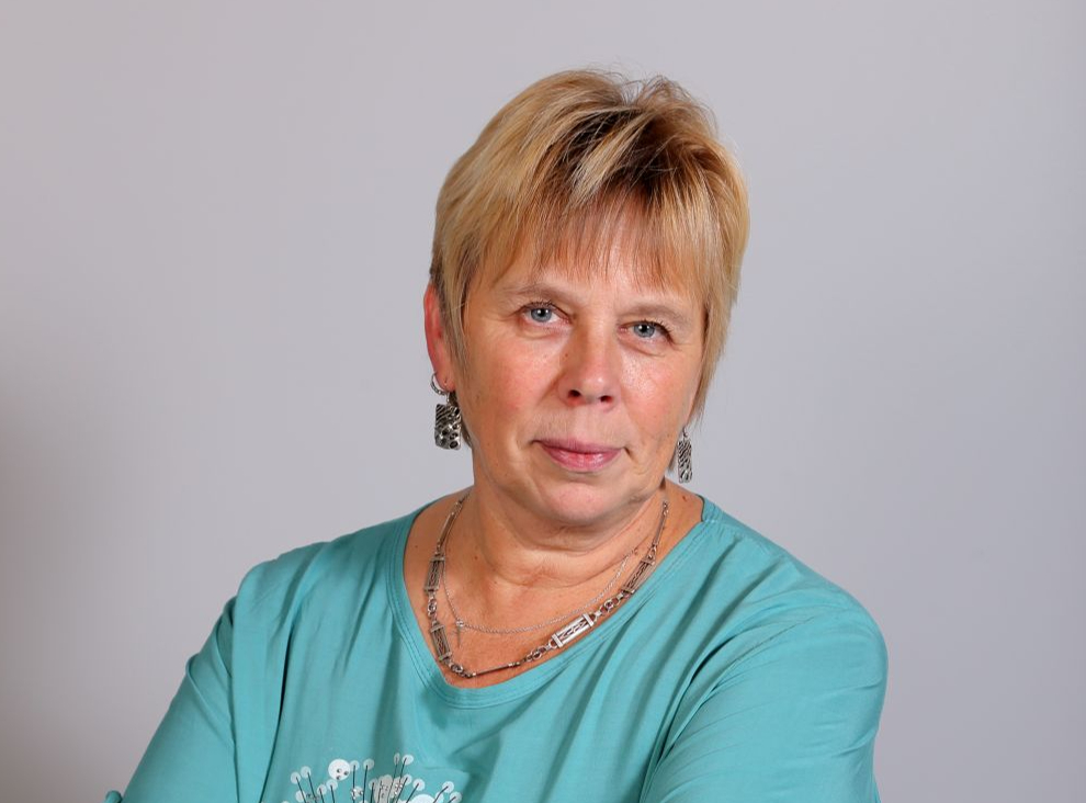 Māra Jakubovska: "Patiesībā jau no visām dzīves problēmām – ne tikai ar vecām tantēm, bet jebkurām – iespējams izkļūt tikai ar humoru."